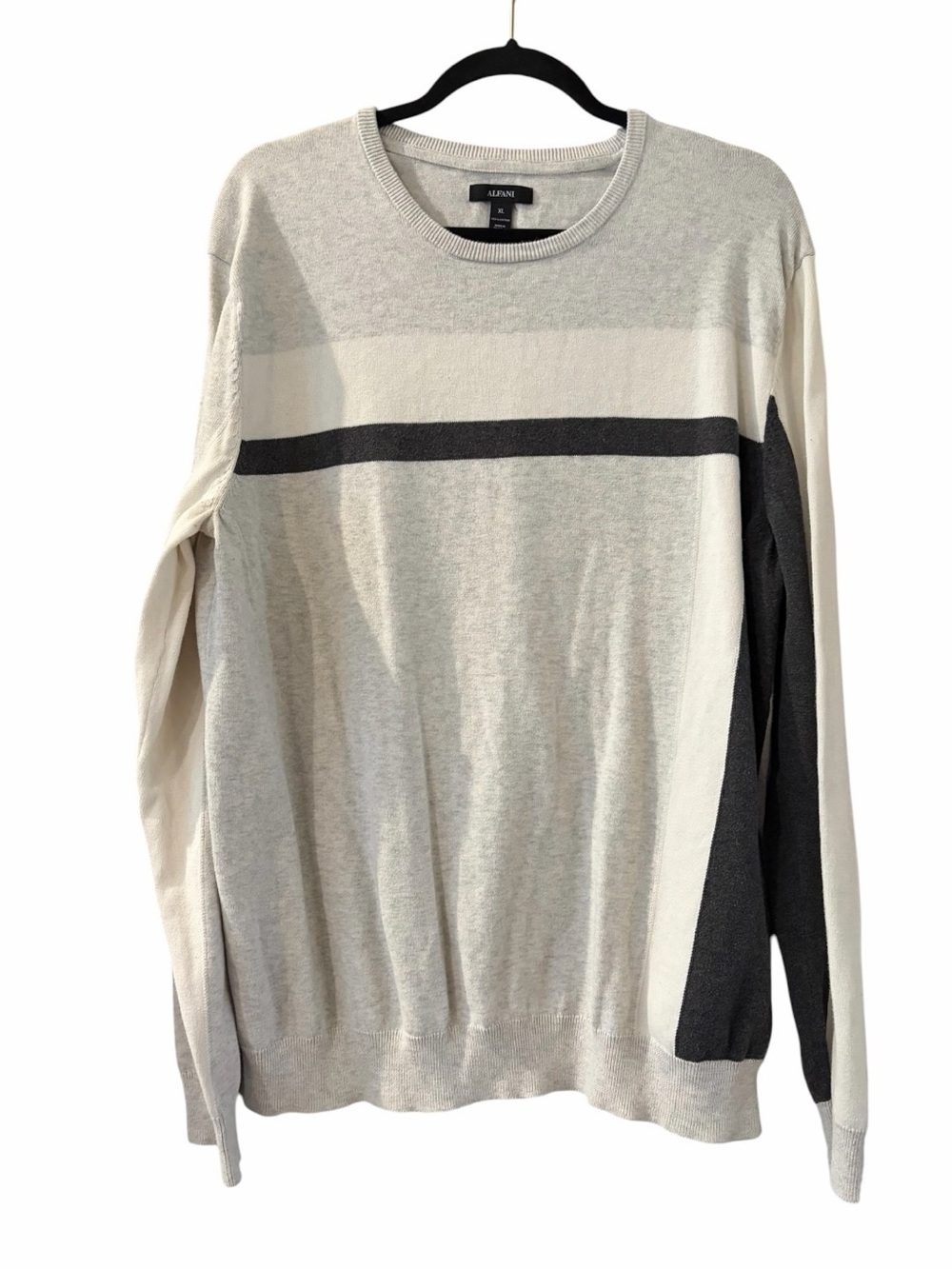 Like New! Alfani Men’s Cream Gray Black Colorblock Crewneck Sweater X-Large